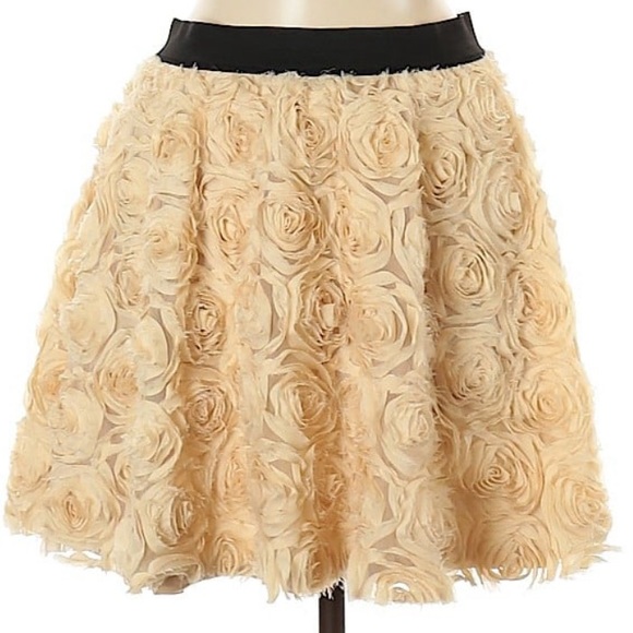 Free People Skirt With 3D Tool Rosettes Color Ivory/Black. Size Small - Picture 2 of 5